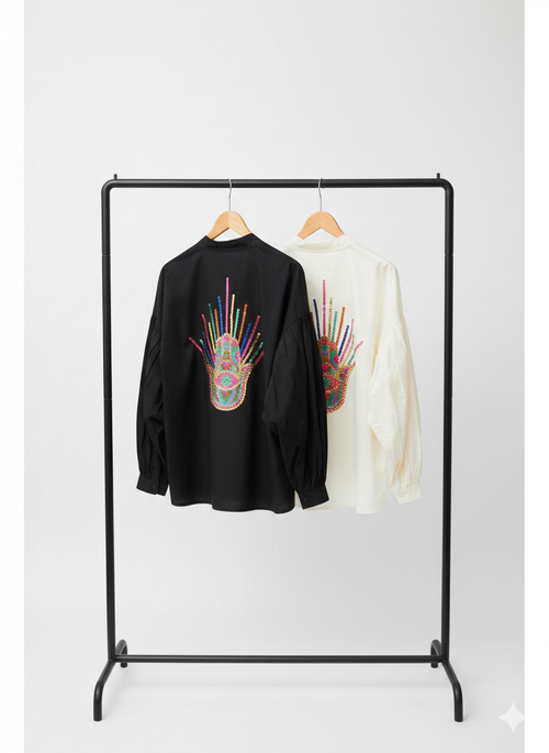 Bluse Hand in Weiß und Schwarz