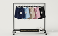 Shorts mit vertikalen Streifen